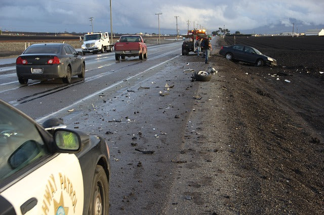 How to Make Sure You Are Prepared for Any Roadside Emergency with 20 Useful Items Everyone Should Keep in Their Vehicles At All Times